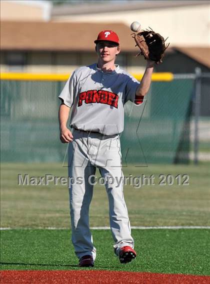 Thumbnail 1 in Holliday @ Ponder photogallery.