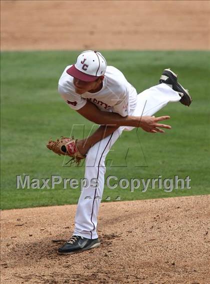 Thumbnail 3 in Johnson City vs. Stamford (UIL 2A State Semifinal) photogallery.