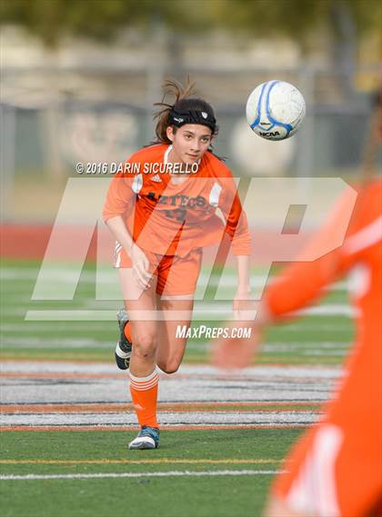 Thumbnail 3 in Corona del Sol vs. Red Mountain (Coyote Classic Tournament) photogallery.