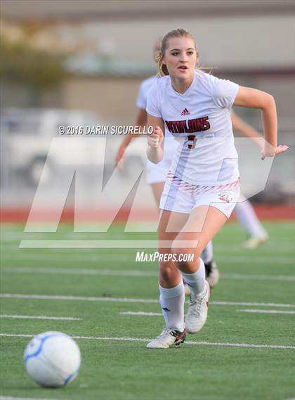 Thumbnail 2 in Corona del Sol vs. Red Mountain (Coyote Classic Tournament) photogallery.