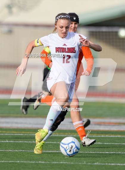 Thumbnail 3 in Corona del Sol vs. Red Mountain (Coyote Classic Tournament) photogallery.