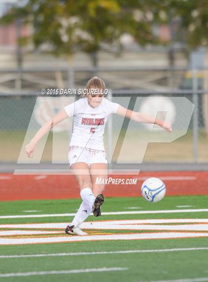 Thumbnail 2 in Corona del Sol vs. Red Mountain (Coyote Classic Tournament) photogallery.