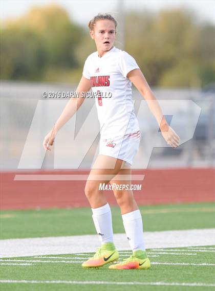 Thumbnail 2 in Corona del Sol vs. Red Mountain (Coyote Classic Tournament) photogallery.