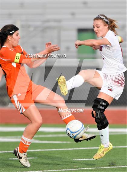 Thumbnail 1 in Corona del Sol vs. Red Mountain (Coyote Classic Tournament) photogallery.