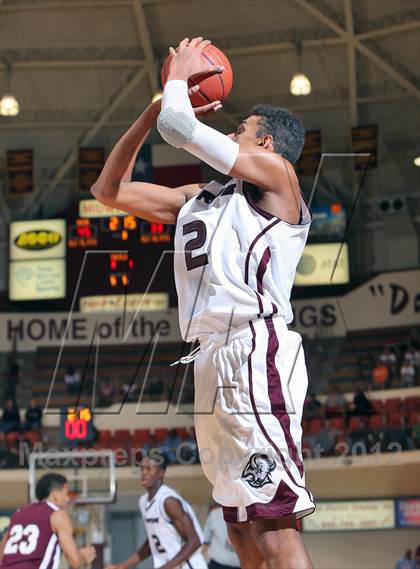 Thumbnail 2 in Sunrise Christian Academy vs. Lewisville (Fantasy of Lights) photogallery.