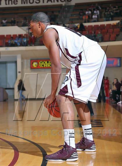 Thumbnail 1 in Sunrise Christian Academy vs. Lewisville (Fantasy of Lights) photogallery.