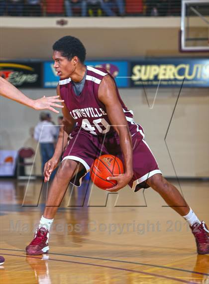 Thumbnail 3 in Sunrise Christian Academy vs. Lewisville (Fantasy of Lights) photogallery.