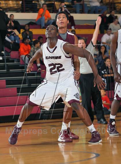 Thumbnail 3 in Sunrise Christian Academy vs. Lewisville (Fantasy of Lights) photogallery.