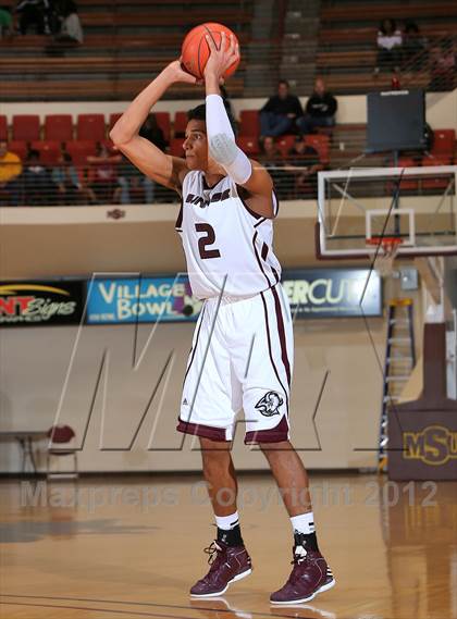 Thumbnail 3 in Sunrise Christian Academy vs. Lewisville (Fantasy of Lights) photogallery.