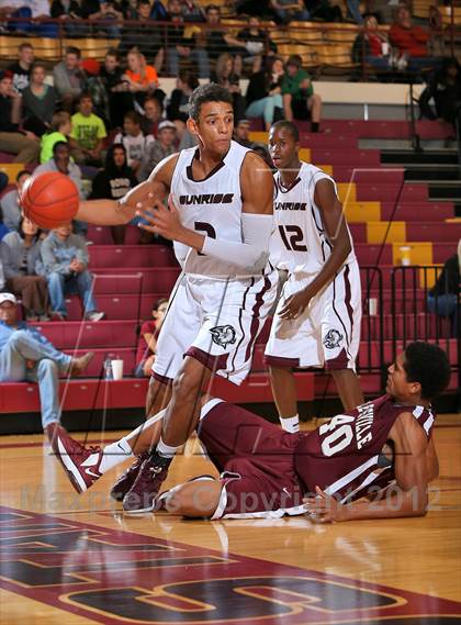 Thumbnail 2 in Sunrise Christian Academy vs. Lewisville (Fantasy of Lights) photogallery.