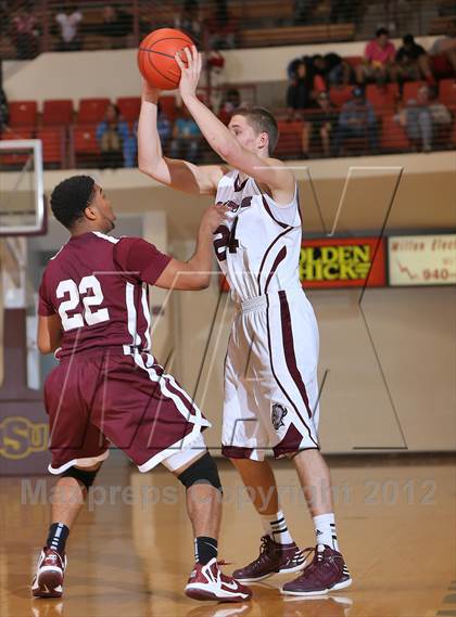 Thumbnail 1 in Sunrise Christian Academy vs. Lewisville (Fantasy of Lights) photogallery.