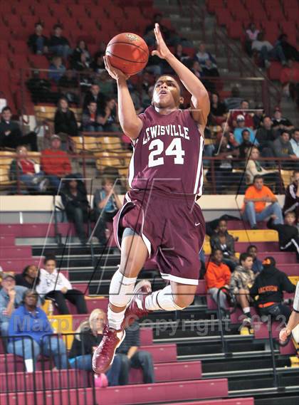 Thumbnail 3 in Sunrise Christian Academy vs. Lewisville (Fantasy of Lights) photogallery.