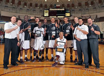 Thumbnail 2 in Sunrise Christian Academy vs. Lewisville (Fantasy of Lights) photogallery.