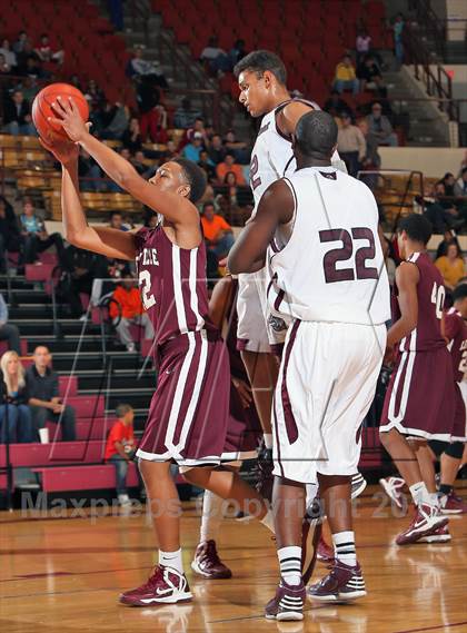 Thumbnail 1 in Sunrise Christian Academy vs. Lewisville (Fantasy of Lights) photogallery.