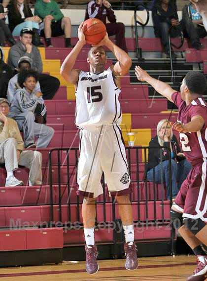 Thumbnail 3 in Sunrise Christian Academy vs. Lewisville (Fantasy of Lights) photogallery.