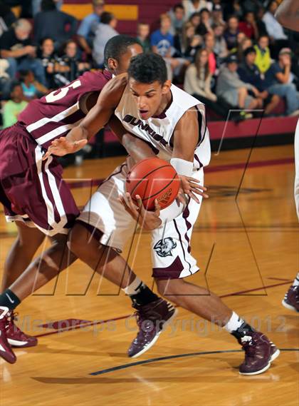 Thumbnail 3 in Sunrise Christian Academy vs. Lewisville (Fantasy of Lights) photogallery.