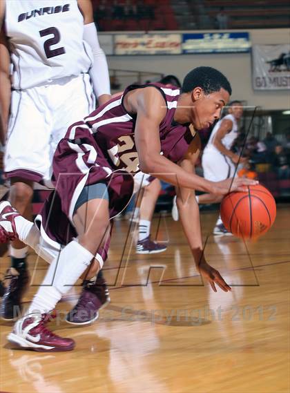 Thumbnail 3 in Sunrise Christian Academy vs. Lewisville (Fantasy of Lights) photogallery.