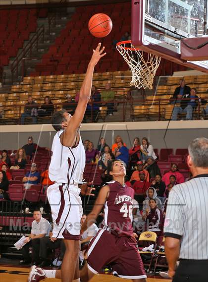 Thumbnail 1 in Sunrise Christian Academy vs. Lewisville (Fantasy of Lights) photogallery.