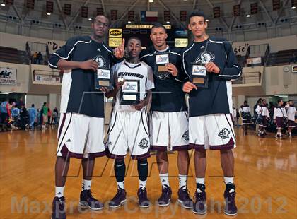 Thumbnail 1 in Sunrise Christian Academy vs. Lewisville (Fantasy of Lights) photogallery.