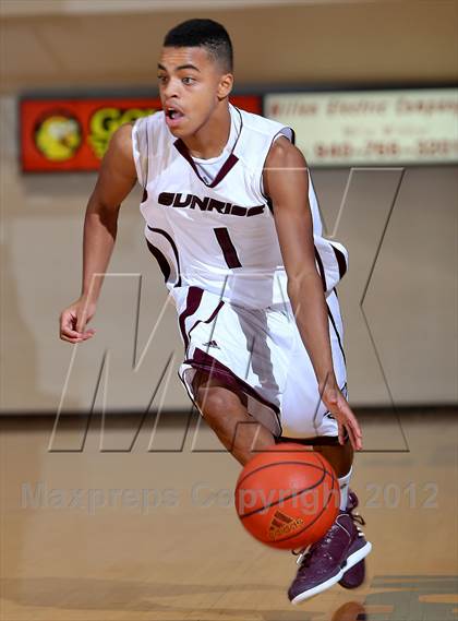 Thumbnail 2 in Sunrise Christian Academy vs. Lewisville (Fantasy of Lights) photogallery.
