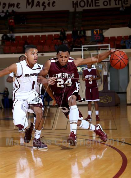 Thumbnail 2 in Sunrise Christian Academy vs. Lewisville (Fantasy of Lights) photogallery.