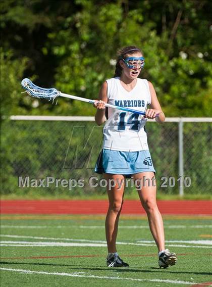 Thumbnail 2 in Duxbury vs. Medfield (MIAA Division 2 South Quarterfinal) photogallery.