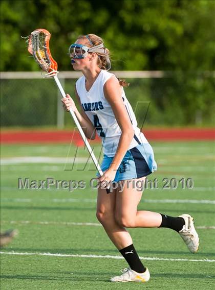 Thumbnail 2 in Duxbury vs. Medfield (MIAA Division 2 South Quarterfinal) photogallery.