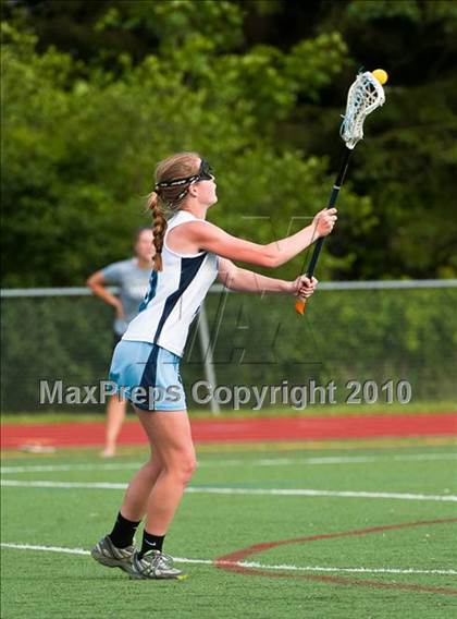 Thumbnail 2 in Duxbury vs. Medfield (MIAA Division 2 South Quarterfinal) photogallery.