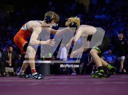 Thumbnail 2 in UIL Wrestling 5A Finals (106 lb - 138 lb) photogallery.