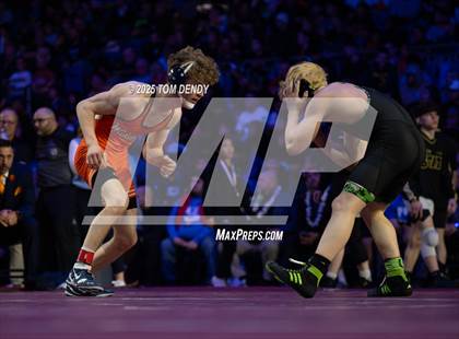 Thumbnail 2 in UIL Wrestling 5A Finals (106 lb - 138 lb) photogallery.
