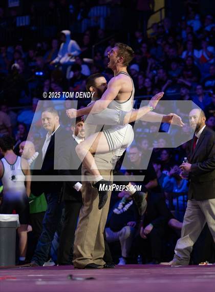 Thumbnail 2 in UIL Wrestling 5A Finals (106 lb - 138 lb) photogallery.