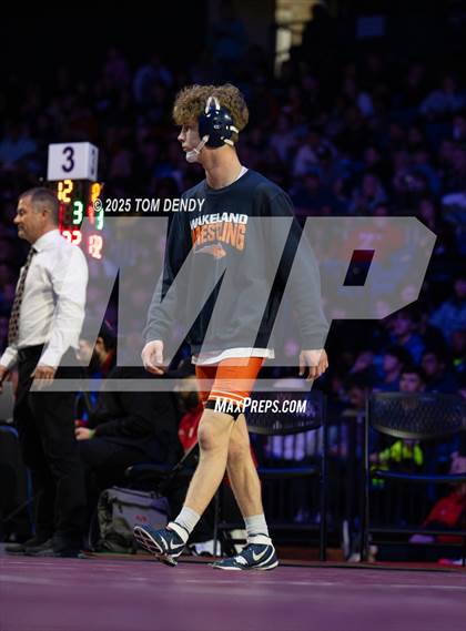 Thumbnail 2 in UIL Wrestling 5A Finals (106 lb - 138 lb) photogallery.