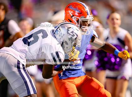 Thumbnail 1 in Grand Oaks vs College Park photogallery.