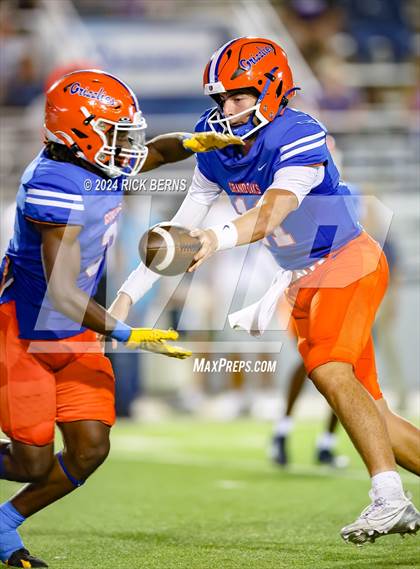 Thumbnail 2 in Grand Oaks vs College Park photogallery.