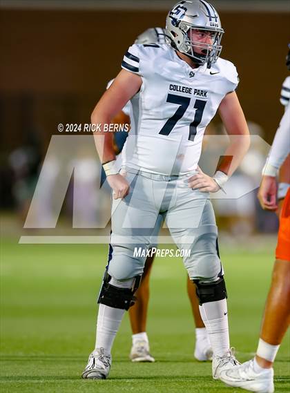 Thumbnail 3 in Grand Oaks vs College Park photogallery.