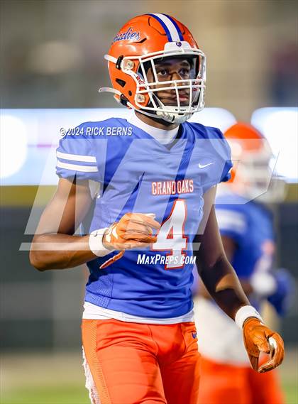 Thumbnail 2 in Grand Oaks vs College Park photogallery.