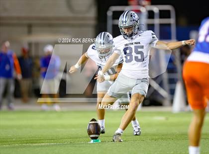 Thumbnail 2 in Grand Oaks vs College Park photogallery.