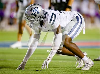 Thumbnail 1 in Grand Oaks vs College Park photogallery.