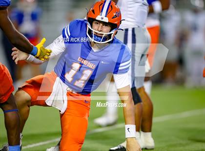 Thumbnail 1 in Grand Oaks vs College Park photogallery.