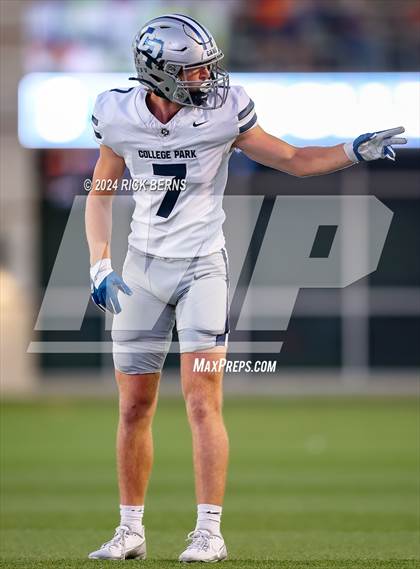 Thumbnail 1 in Grand Oaks vs College Park photogallery.
