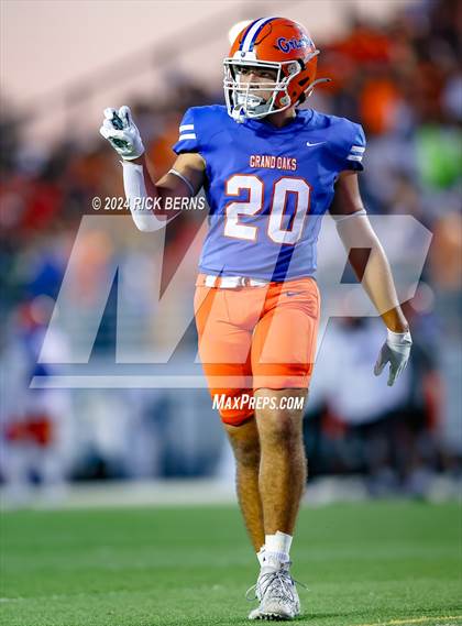 Thumbnail 3 in Grand Oaks vs College Park photogallery.