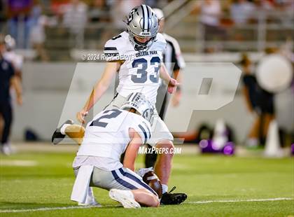 Thumbnail 3 in Grand Oaks vs College Park photogallery.