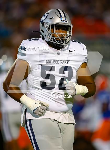 Thumbnail 1 in Grand Oaks vs College Park photogallery.