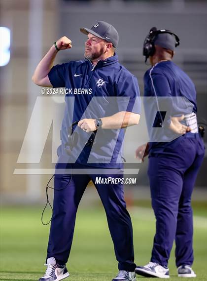 Thumbnail 3 in Grand Oaks vs College Park photogallery.