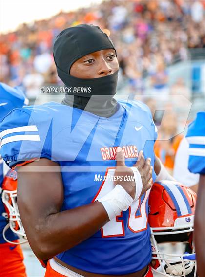 Thumbnail 2 in Grand Oaks vs College Park photogallery.