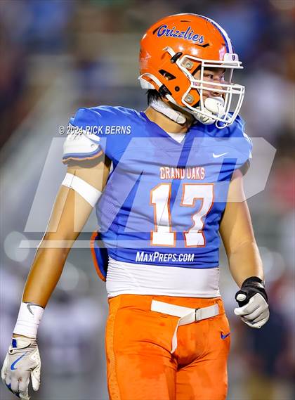 Thumbnail 2 in Grand Oaks vs College Park photogallery.