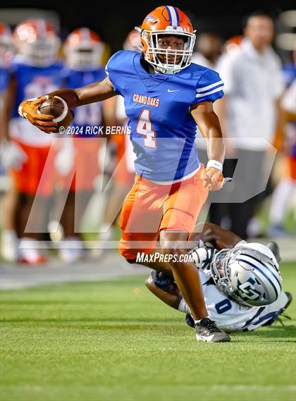 Thumbnail 2 in Grand Oaks vs College Park photogallery.