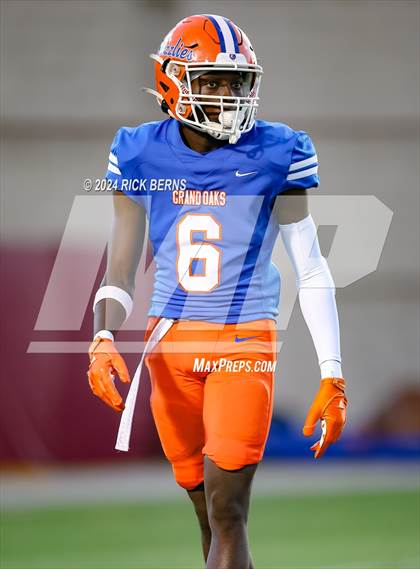 Thumbnail 3 in Grand Oaks vs College Park photogallery.