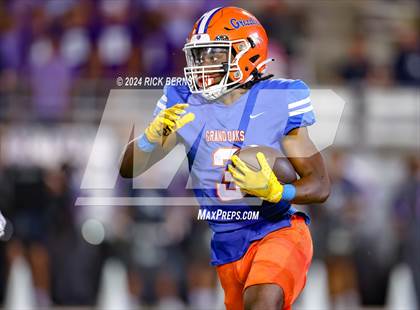 Thumbnail 1 in Grand Oaks vs College Park photogallery.