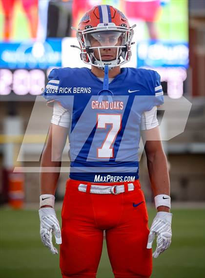 Thumbnail 2 in Grand Oaks vs College Park photogallery.